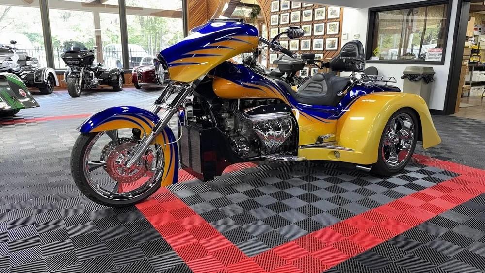 Trike Eritrik Challenger motorcycle Spirit V8 4.8 l erikwad Normandie 1